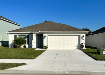 1099 Ne Dania Circle - Photo 1