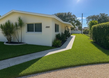 4961 Sw 28th Terrace - Photo 1