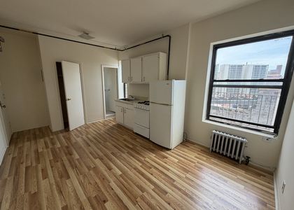 E 14th St - Photo 1