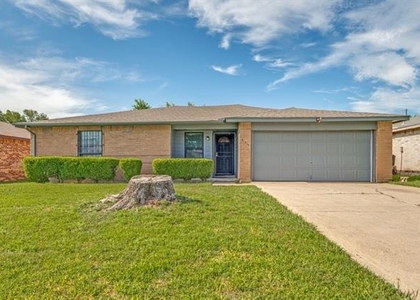 834 Apple Valley - Photo 1
