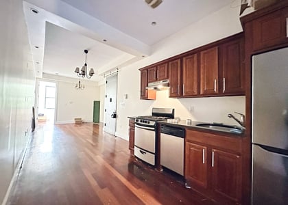 Jefferson Street , Knickerbock - Photo 1