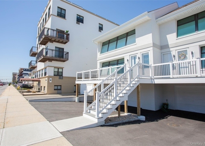 521 W Broadway - Photo 1