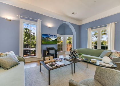 2109 Nickerson St - Photo 1