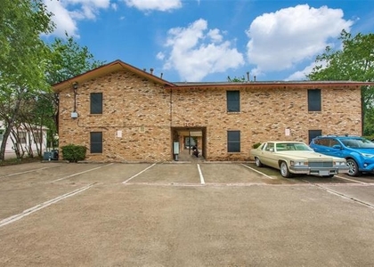 1108 N Elm Street - Photo 1