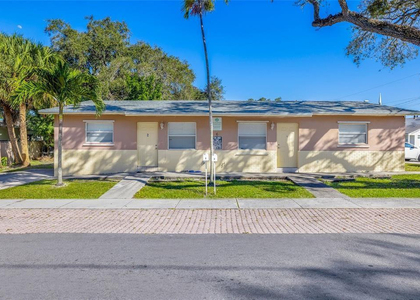 6 Sw 7th Avenue - Photo 1
