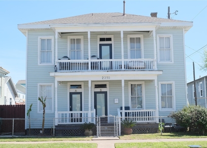 2310 33rd Street - Photo 1