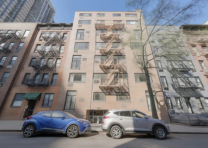 425 East 80th Street - Photo 1