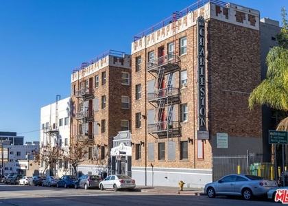 729 S Union Avenue - Photo 1