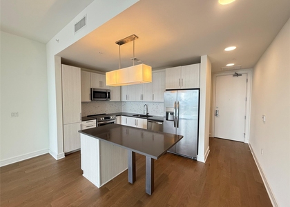 3300 Main St - Photo 1