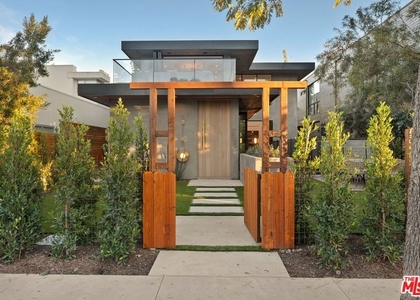 738 Palms Boulevard - Photo 1
