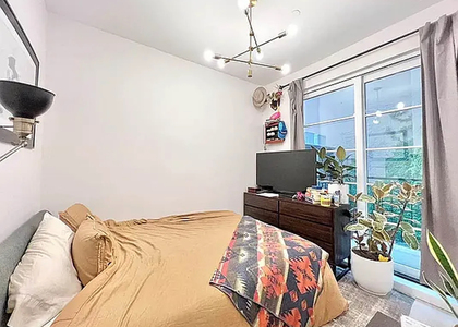 973 Kent Avenue brooklyn - Photo 1