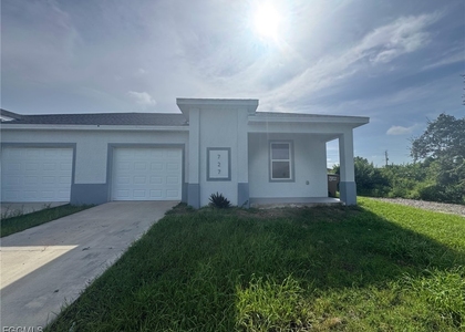 727 Gordon Avenue S - Photo 1