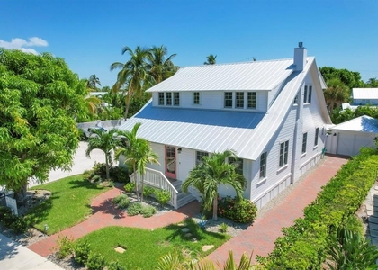 342 Palm Avenue - Photo 1
