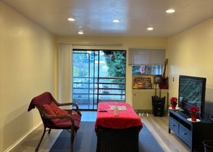 1119 Albany Street - Photo 1