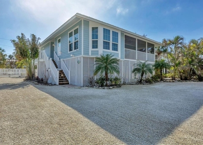 2420 24th Street W - Photo 1
