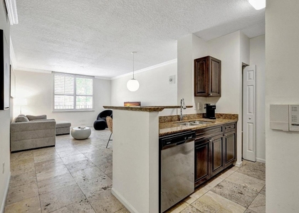 580 S Sapodilla Avenue - Photo 1