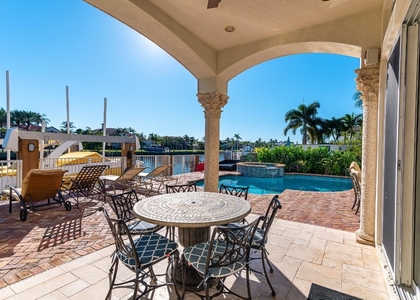 580 Admirals Way - Photo 1