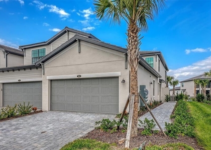 5624 Summit Pointe Circle - Photo 1