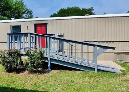 307 Jones Circle - Photo 1