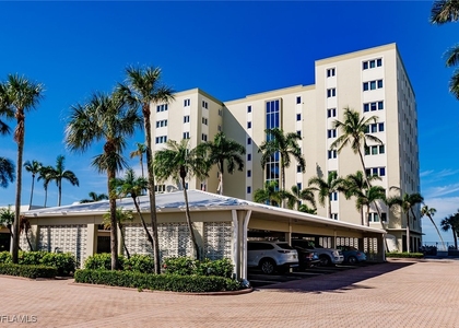 2885 Gulf Shore Boulevard N - Photo 1