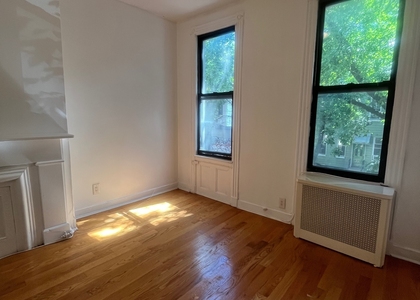 369 Menahan Street - Photo 1