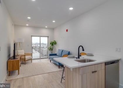 2400 E Huntingdon Street - Photo 1