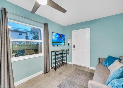 1715 Ne 11th Street - Photo 1