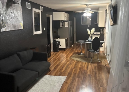 2201 Nettleton - Photo 1
