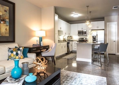 908 N Bishop Avenue - Photo 1