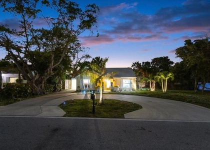 727 S Lake Drive - Photo 1