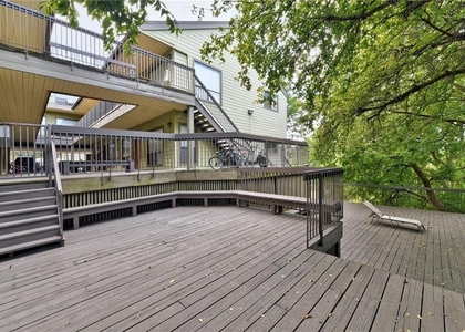 908 Poplar St - Photo 1