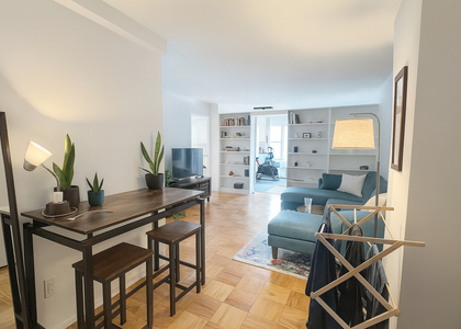 East 61st Street - Photo 1