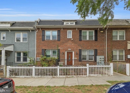 1707 Capitol Avenue Ne - Photo 1