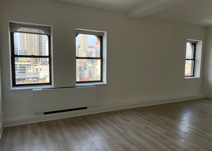 West 34th Street - Photo 1