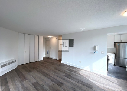 Second Avenue - Photo 1