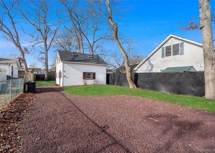84 Pleasure Avenue - Photo 1