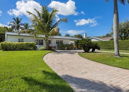 1236 13th Avenue N - Photo 1