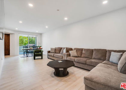 1021 S Shenandoah Street - Photo 1