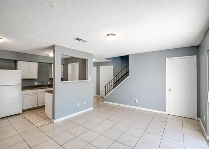 2215 Missionhill Dr - Photo 1