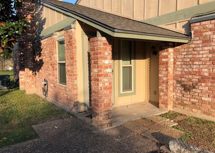 914 W Meadowmere Ln - Photo 1