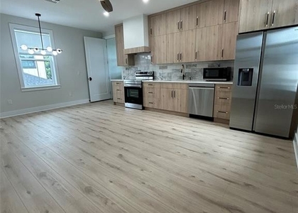 468 44th Avenue N - Photo 1