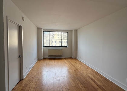 West 96 Street - Photo 1