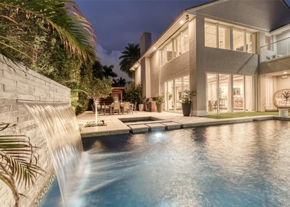 524 Poinciana Drive - Photo 1