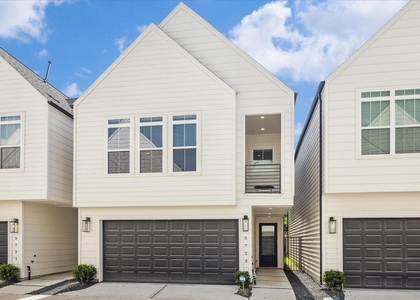 5723 White Magnolia Street - Photo 1
