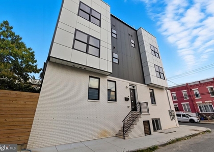 2713 W Montgomery Avenue - Photo 1