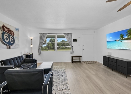 3225 E Riverside Drive - Photo 1