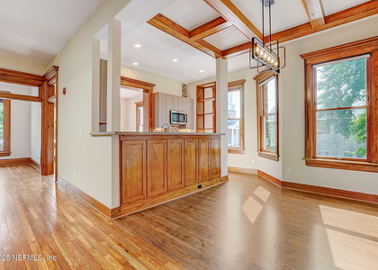 122 E Duval Street - Photo 1