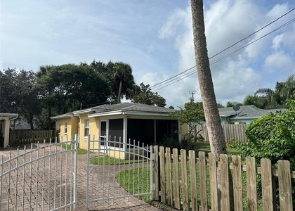 401 Oakwood Avenue - Photo 1