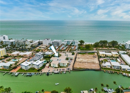 1950 Gulf Shore Boulevard N - Photo 1