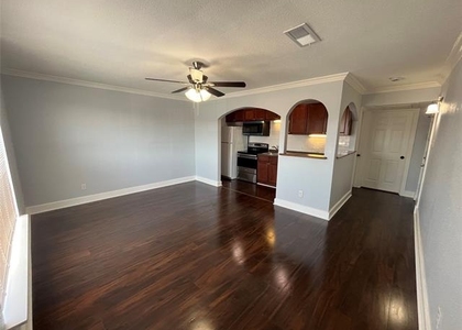2518 N Fitzhugh Avenue - Photo 1